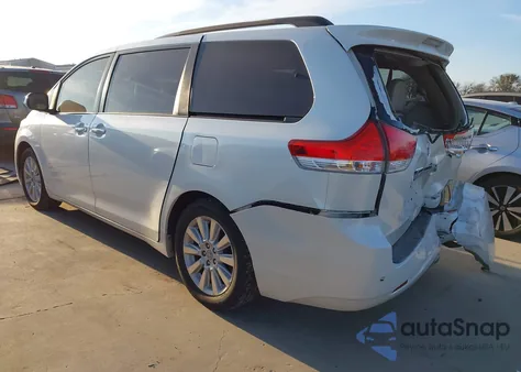 2011 Toyota Sienna Limited V6 z USA, uszkodzony, nr VIN 5TDYK3DC2BS116044